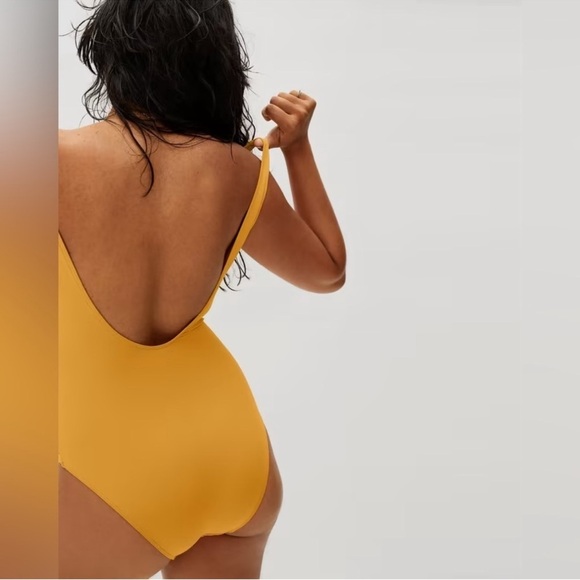 Everlane The Square-Neck One-Piece Mustard
Marigold Yellow Size Small - Picture 6 of 11